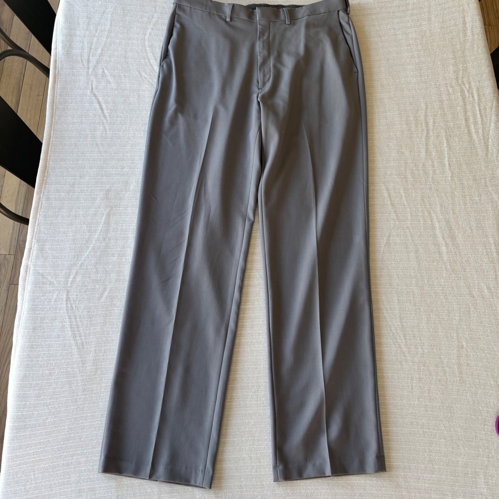 Haggar Mens Premium Comfort Dress Pant Gray Classic Fit 36x34 HC112WH-CN - Picture 2 of 11
